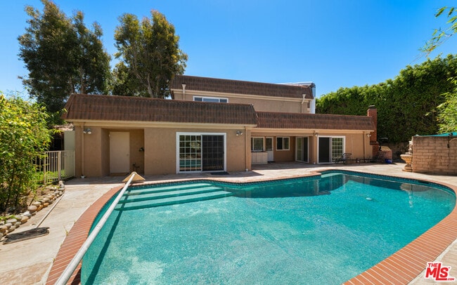 Building Photo - 3102 Granville Ave