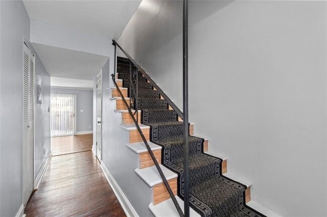 Photo - 5667 Kingsport Dr