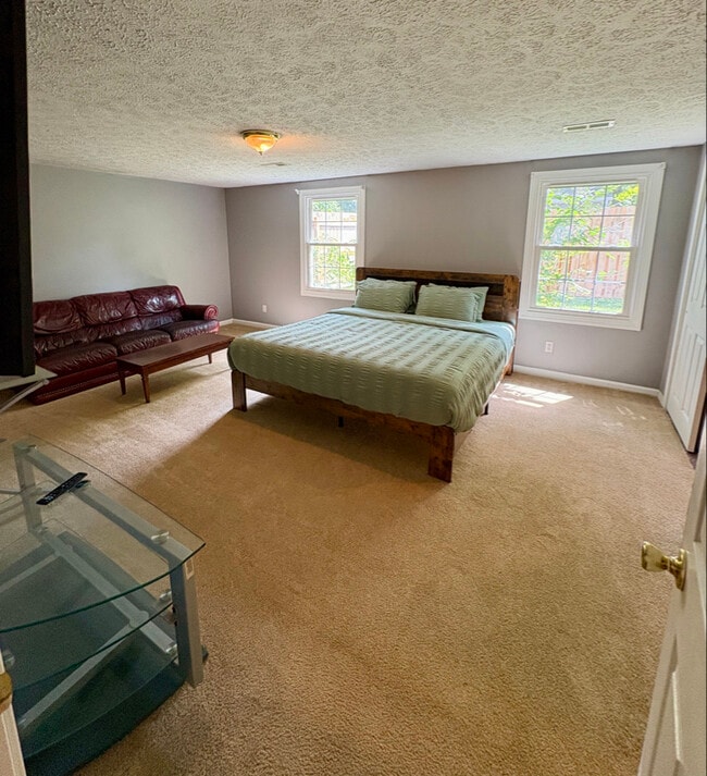 Photo - 7240 N Temple Ave