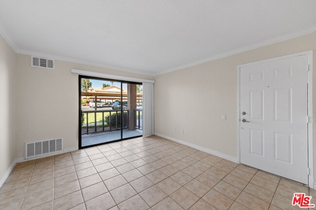 Photo - 78650 Ave 42 Ave