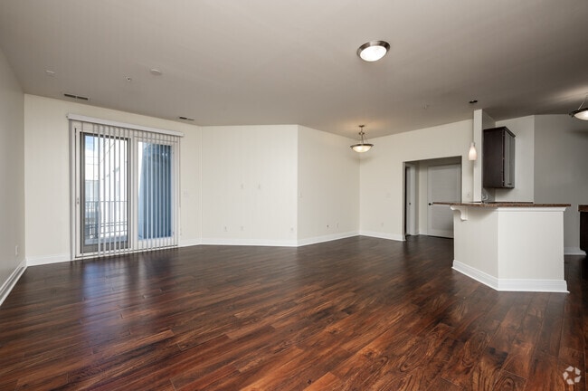 Chicago - 2BR, 2BA - 1,293SF - Living Room