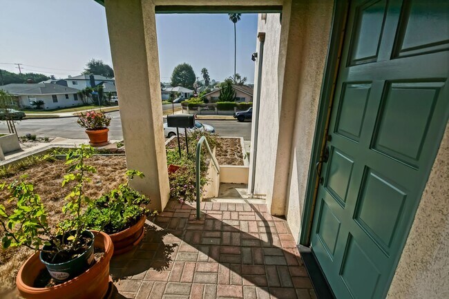 Photo - BRIGHT & AIRY, COMPLETELY PRIVATE MOTHER I...