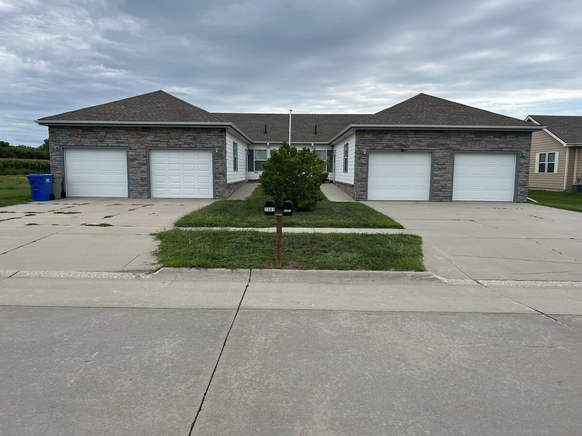 Photo - 1301 8th Ave Unit 1303 8th Ave Right