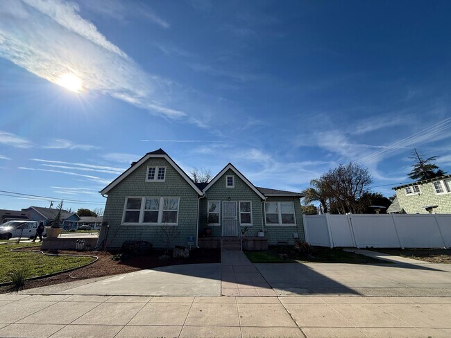Photo - 3 Bedroom, 2 Bathroom charming Craftsman Style Home nestled in the heart of Tulare, CA
