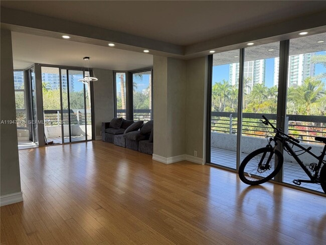 Photo - 19101 NE 36th Pl Unit 406