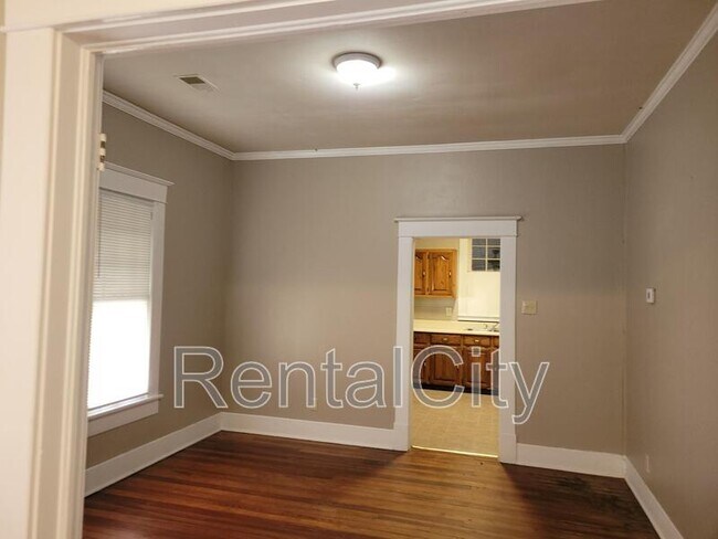 Photo - 636 Cherry St