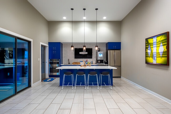 Photo - Eastgate Apartments- STUDENT LIVING