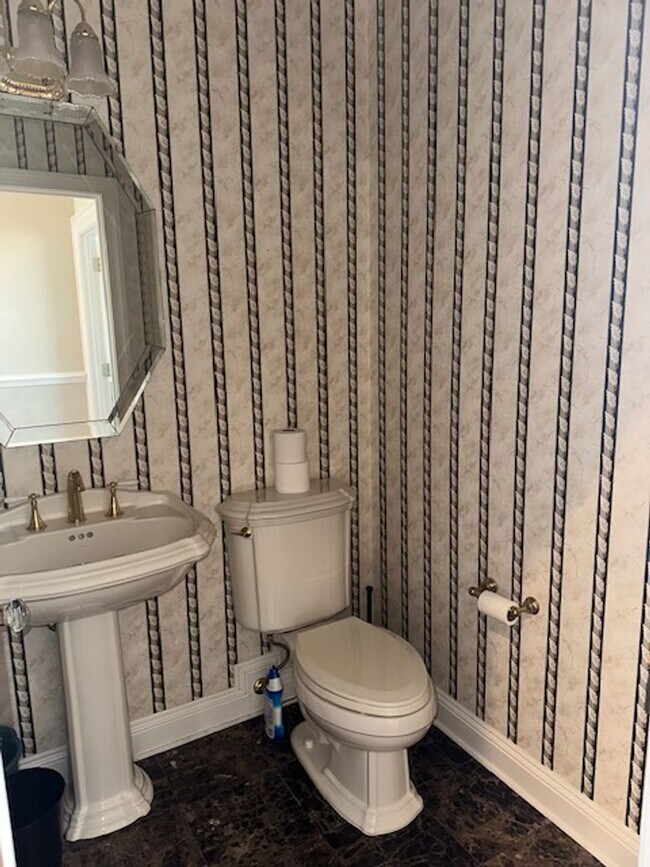 Photo - Fabulous Home in Gulf Breeze