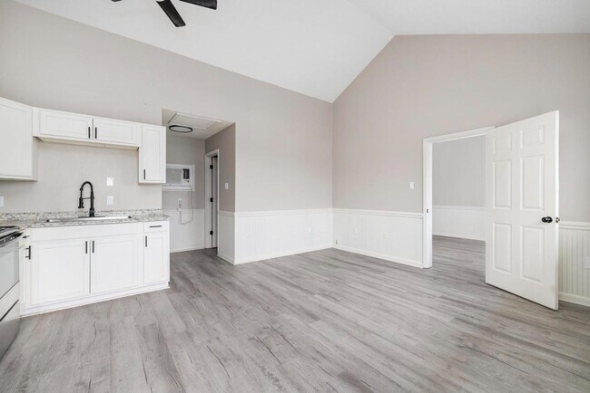 Building Photo - 3800 Memorial Blvd