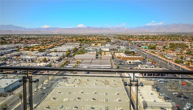 Building Photo - 4381 W Flamingo Rd Unit 2101 Rental