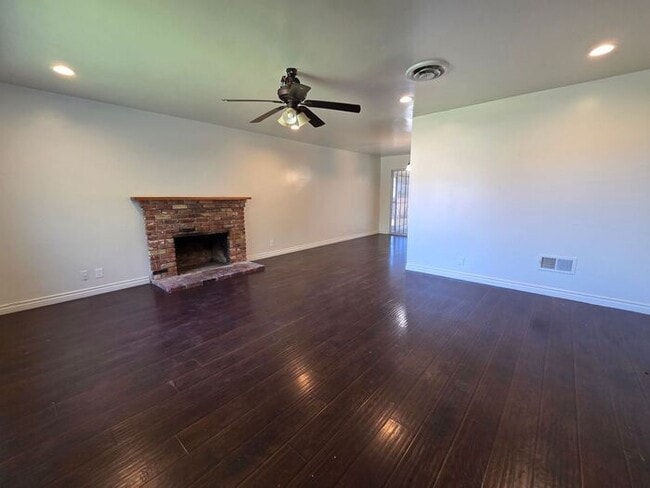 Photo - New Listing!