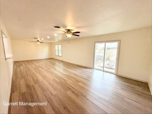 Photo - 502 W Ave A