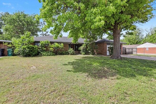 Photo - 2236 SW 59th Pl