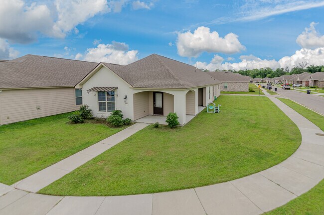 Photo - 7643 Waterview Dr House
