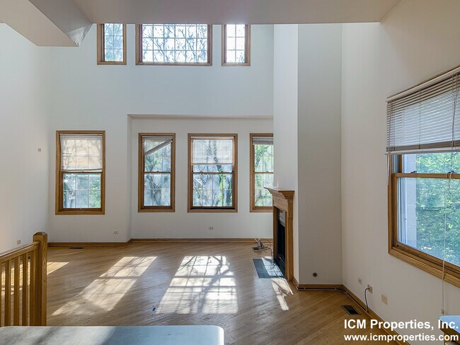 Photo - 2714 N Wayne Ave Unidad 2714-3