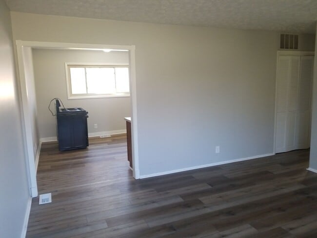 Photo - 9812 Saturn Dr