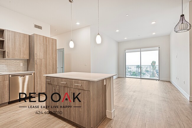 ~6 Weeks FREE~ Inviting, Sunlit Three Bedr... - ~6 Weeks FREE~ Inviting, Sunlit Three Bedr... Condo Unit 608