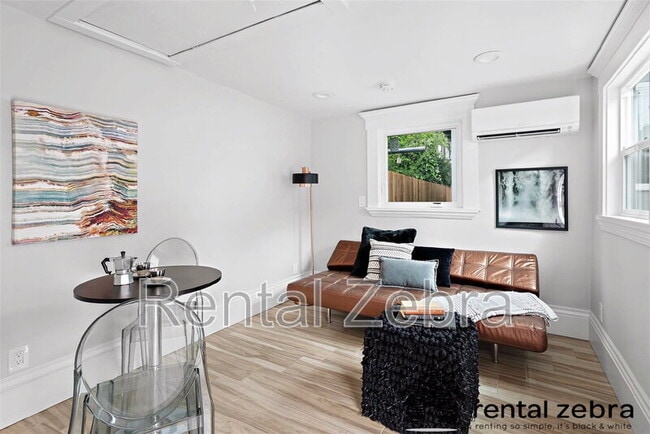 Building Photo - 1825 Delaware St Unit 1823 1/2 Delaware Street Rental