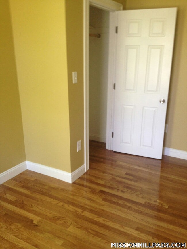 Photo - 1953 Columbus Ave Unidad 3