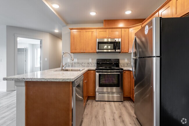 Kitchen - Gray Finish - Eagle Ridge on 242 Rental