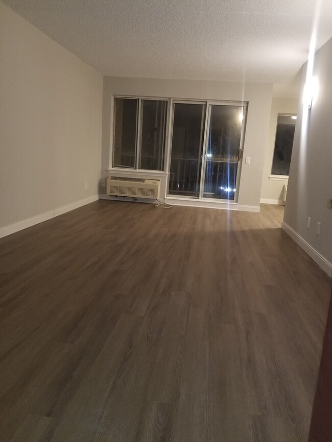195 Wellington Ct Condo Condo for Rent in Staten Island, NY