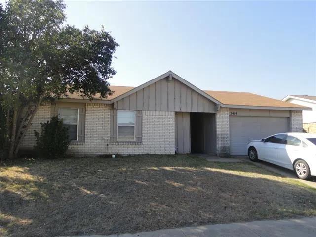 Building Photo - 3414 Chesapeake Dr