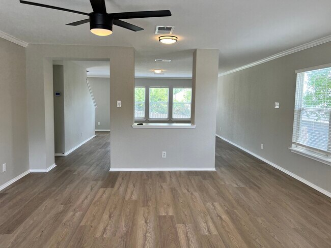 Photo - 6814 Knights