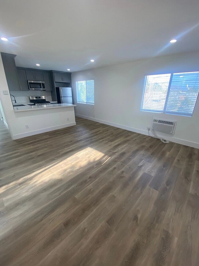 Photo - 6136 Fulton Ave Unidad 9