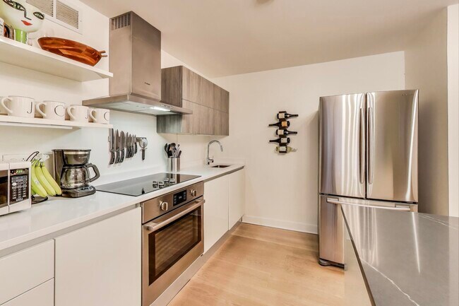 Photo - 110 E Delaware Pl Unit 1002