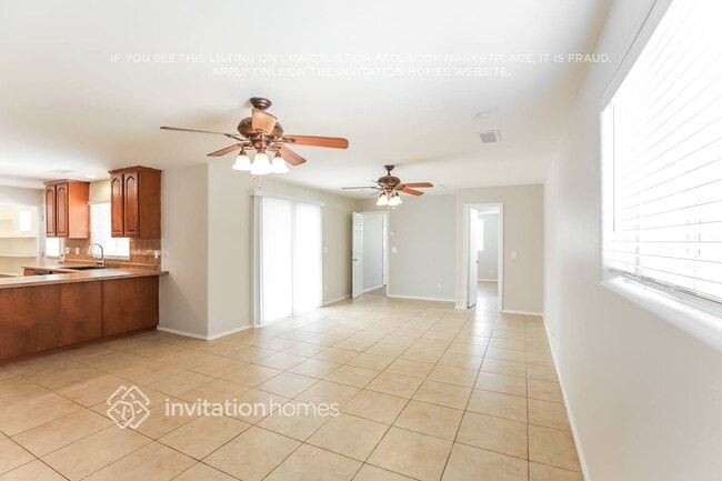 Photo - 401 E Fremont Dr