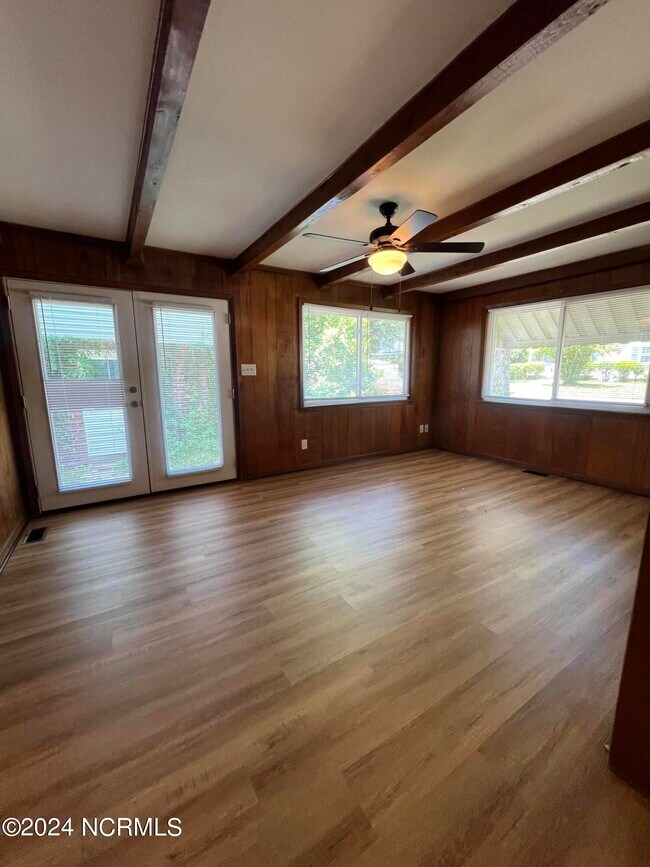 Photo - 336 Kenwood Ave