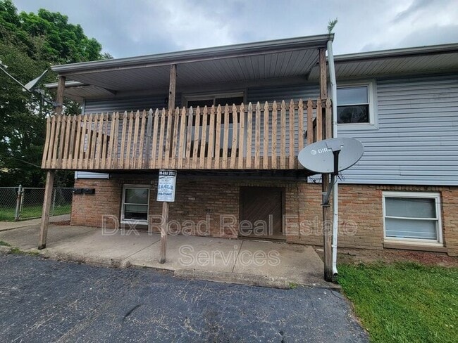Building Photo - 2032 Sheffield St
