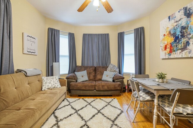 Photo - 6 Clematis St Condo Unit Calumet St