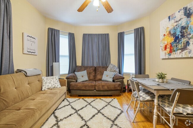 Building Photo - 6 Clematis St Unit Calumet St Rental