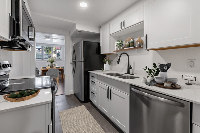 Photo - Browning Apartments