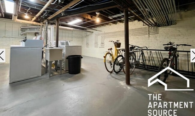 Photo - 2327 N Rockwell St Unit 3