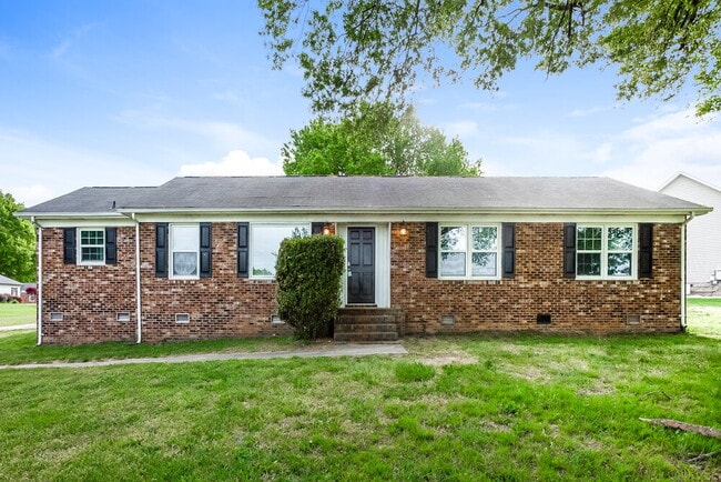 Building Photo - 717 Goose Creek Dr