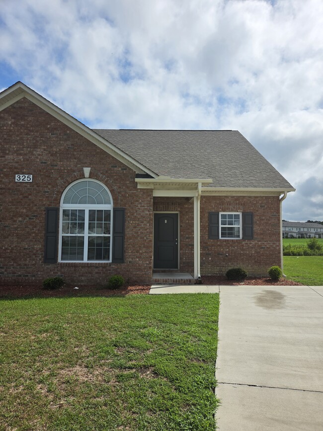 Photo - 325 South Pointe Dr