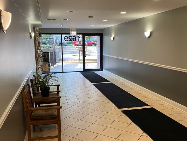 1629 W Sherwin Ave Unit 106 Condominio Para alquiler en Chicago, IL