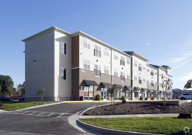 Sunstone at Arlington Woods - Sunstone at Arlington Woods Apartments