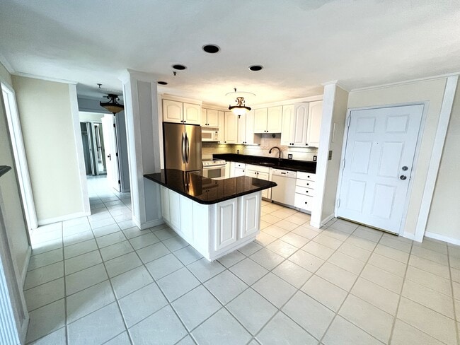 Building Photo - 510 Revere Beach Blvd Unit 1105 Rental