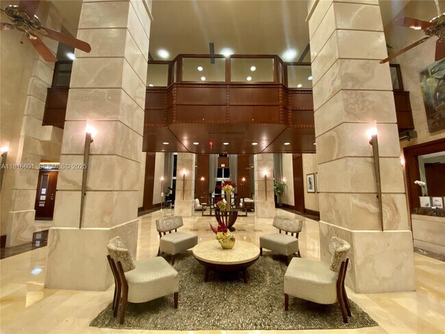 Photo - 19501 W Country Club Dr Unidad 2210