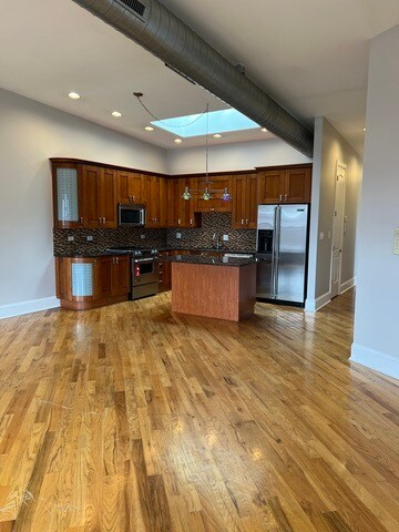 Photo - 1148 W Grand Ave Unit 003