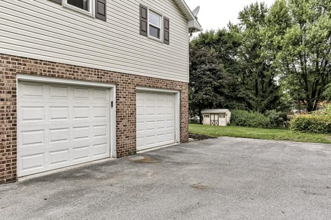 Photo - 668 Sand Hill Rd