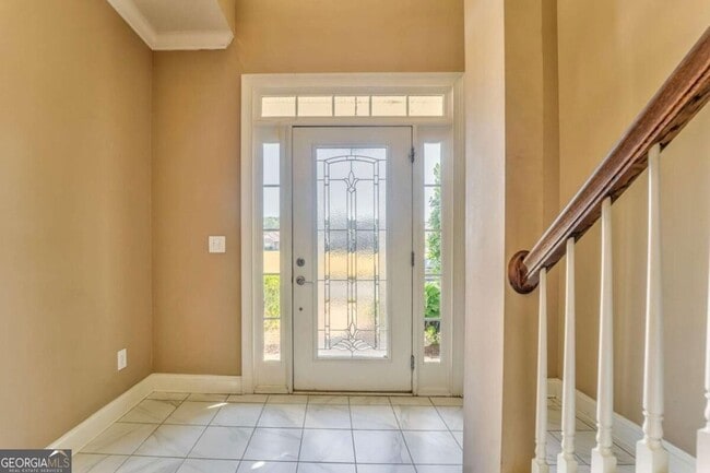 24 Courtyard Ln