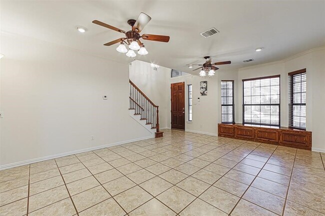 Photo - 6203 Oak Bay Dr