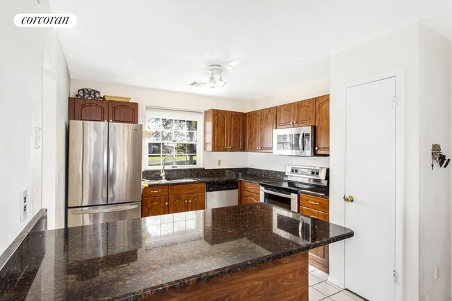 Photo - 122 St.Andrew Cir