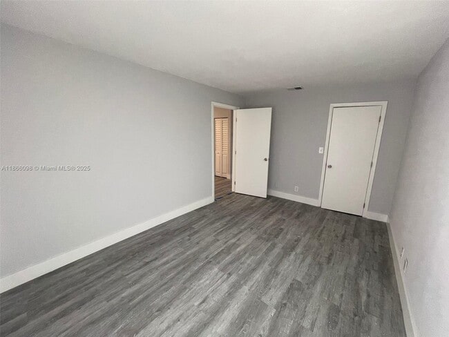 Building Photo - 2560 Riverland Dr Unit F2 Rental