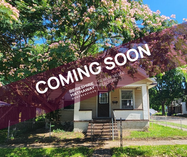 Building Photo - Charming 3-bedroom, 1-bath home with a bright living space, spacious bedrooms, and an easy-to-mai...