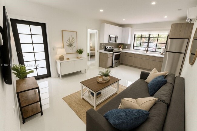 Building Photo - 733 Michigan Ave Unit 9